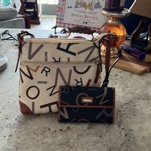 Rioni crossbody purse with matching wallet